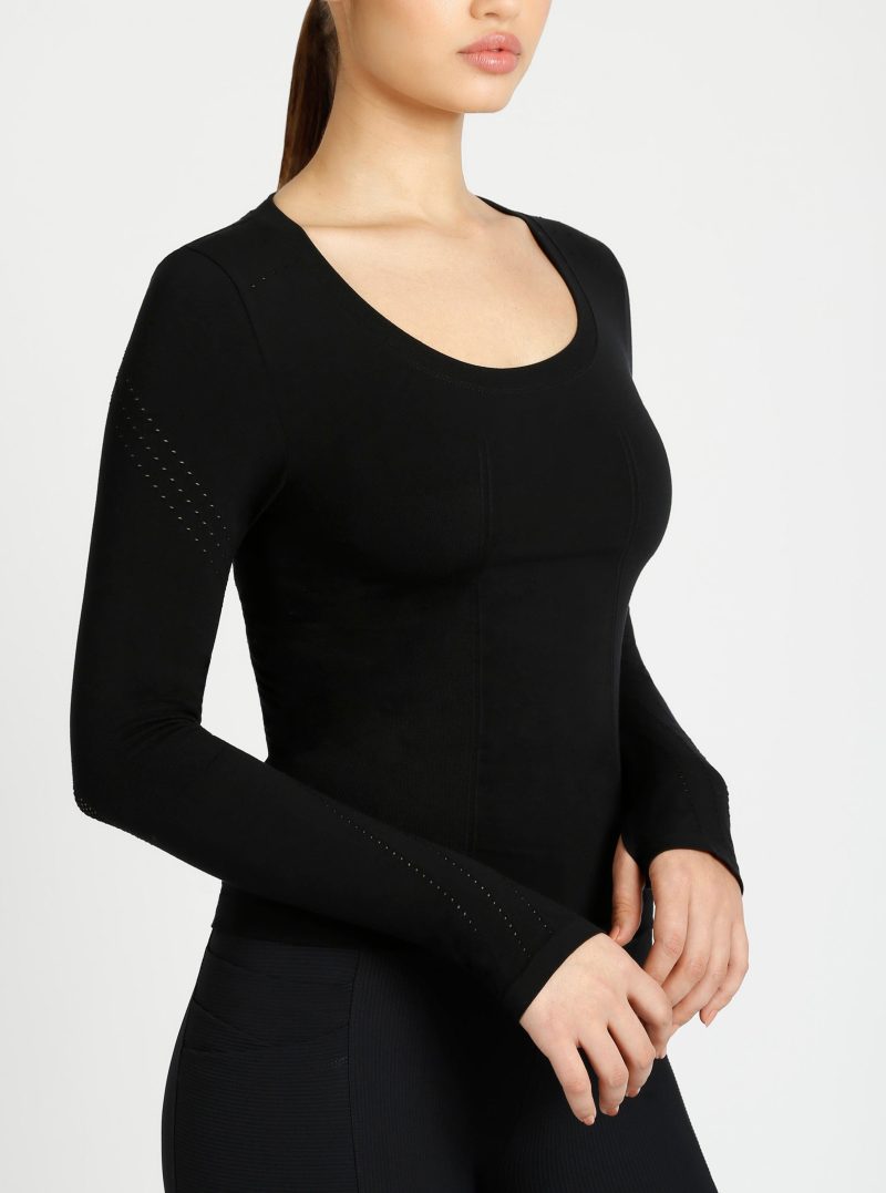 BLT49314 SeamlessScoopNeckTop Black001 2990